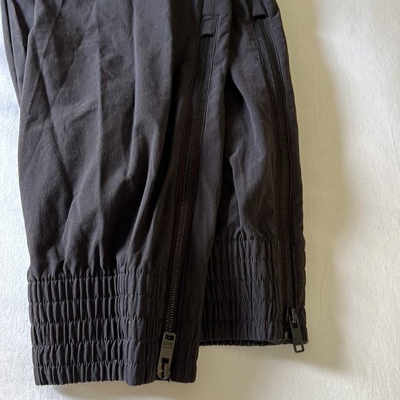 Lululemon labs black joggers sz xs - Picture 4 of 4